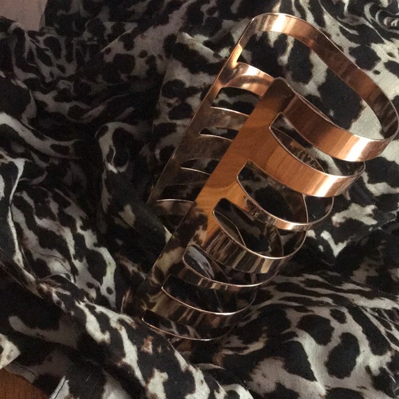 Rosé wrist at Brunch - Picture 2 of 4